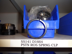 D1664 Piston Rod Spring Clip